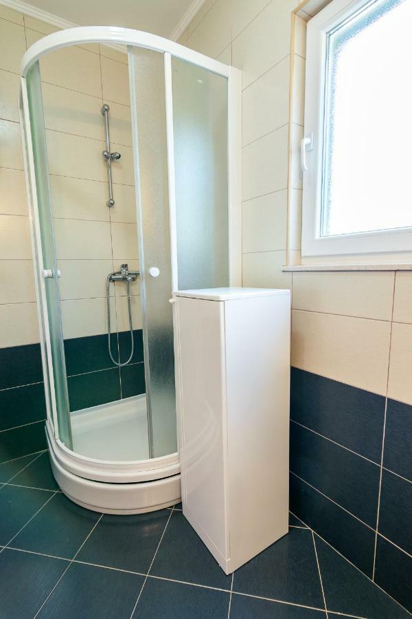 Apartman Emil Supetar Zewnętrze zdjęcie